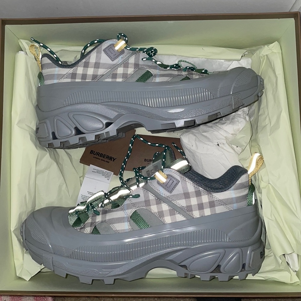 Burberry Designer Shoes! In great condition